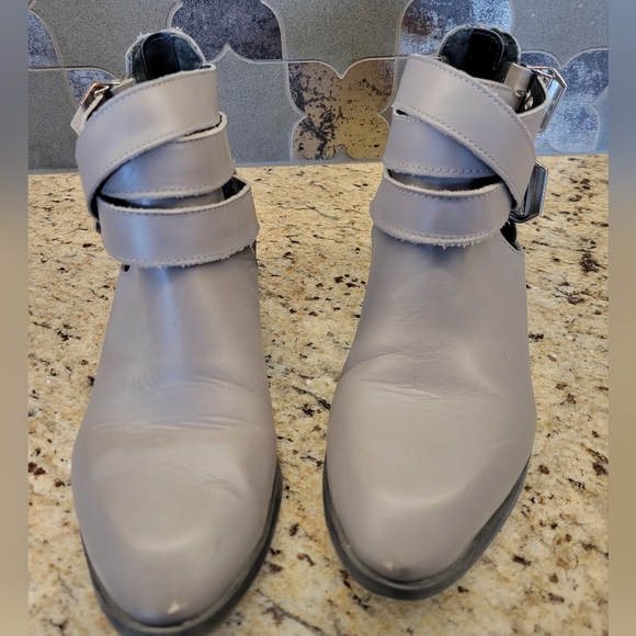 Fashion Booties size 5 - Picture 3 of 5